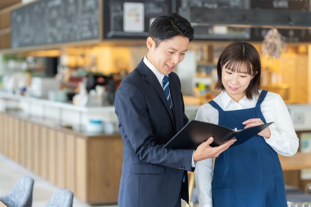 店舗のシフト管理を効率化する方法｜業態別の注意点と事例